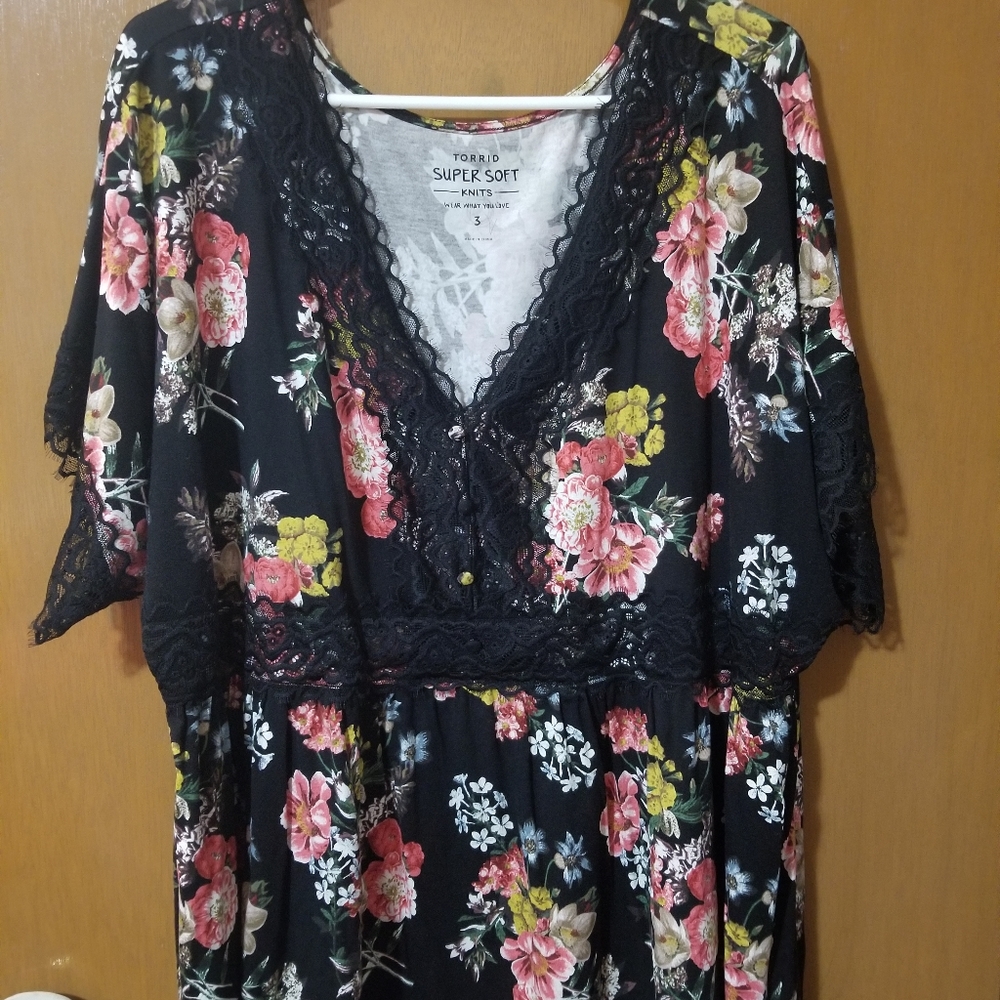Torrid super soft short-sleeved shirt